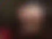 Arschverehrung, massiver schwarzer strapon und fußfetisch in hautfarbenen strumpfhosen.