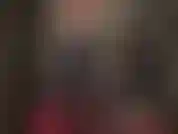 Deine fetisch-herrin im glänzenden schwarzen vinyl-catsuit hat einen riesigen bbc für dich.