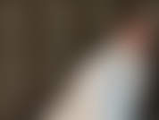 Herrin, und zeige den wunderbaren fetisch hochgestellter kragen von mehrlagigen lederjacken und -mänteln.