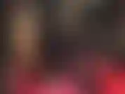 Ein satinhosen-fetisch – du liebst sie seidig und glänzend. Herrin hat die perfekte hose und bluse für dich, damit du sie anbeten kannst.