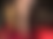 Herrin nutzt deinen fetisch für besonders glänzende strumpfhosen, um dich hart zu machen und dich vor lusttropfen triefen zu lassen, damit sie diesen saft überall auf deinem schwanz und arschloch verteilen kann.