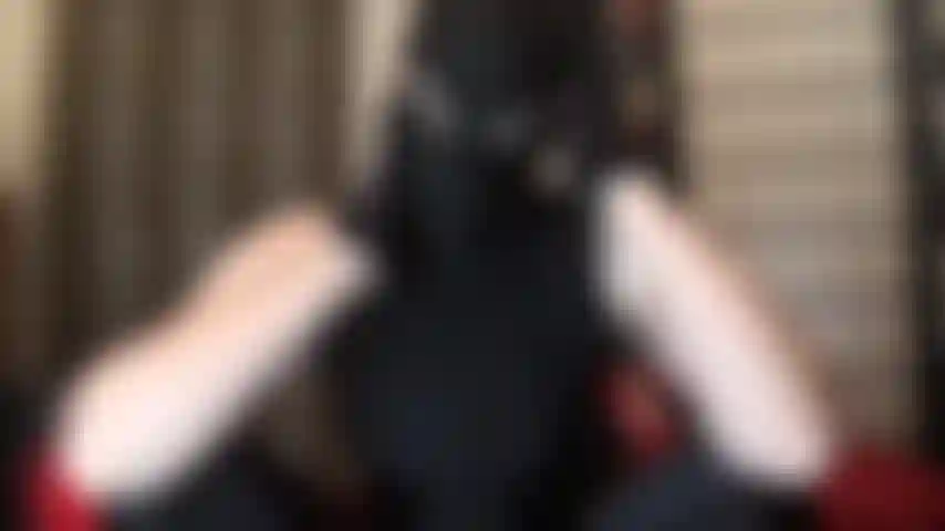 Lycra-fetisch mit kapuze – catsuit, handschuhe und maske machen dich an.