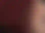 Verführerischer fetisch für dunkelroten lippenstift und spuckspiele.