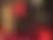 Eine blonde göttin, die es dir erlaubt, ihren arsch in engen roten leggings und einem pvc-tanga-bodysuit anzubeten, deinen mund mit pvc-handschuhen und deine arschfotze mit einem riesigen schwarzen strap-on fickt.