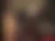 Die sinnliche, glitzernde strumpfhosen mit strumpfbandmuster anbetet, bis hin zu einem guten, harten pegging mit einem massiven schwarzen strap-on.