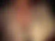 Sinnlicher, seidiger, weißer satin gepaart mit leder und strumpfhosen – herrin vivian kennt ihre schwäche für glänzenden satin und glänzende strumpfhosen und weiß genau, wie sie ihren kleinen schwanz reizen kann …