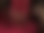 Streichle deinen sklavenschwanz an meinen strumpfhosenfüßen in glänzenden dunkelbraunen nylons.