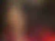 Bete meinen riesigen schwarzen schwanz in einer glänzenden, goldenen strumpfhose an. Ich sehe, wie du über dich selbst sabberst und ihn leer saugen willst.