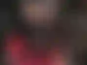 Ein gewaltiger 17 zoll langer schwarzer strapon und der köstliche speichel der herrin tropft von ihren lippen und ihrer zunge.