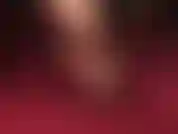 Mit hohen bögen in seidigen, sonnengebräunten strumpfhosen, bevor ich diese nylons für den barfußfetisch ausziehe und lederpumps und peeptoes mit baumelnden high heels trage.