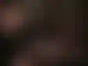 Nylonfüße und kurze haare. Fußfetischistin in einer ganz besonderen schwarzen strumpfhose mit roter naht.