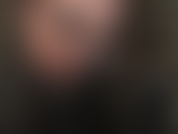 Ein fetisch für lederhandschuhe – schau mir in die augen, während du darum bettelst, diese handschuhe an deinem körper zu spüren, um deinen hals, wie sie immer enger werden, und du lächelst und den mittelfinger in deinem gesicht spürst, bis das licht ausgeht …