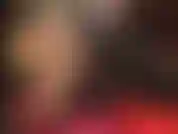 Ein glänzender fetisch – die herrin spinnt ihr glänzendes netz aus glänzenden strumpfhosen und sexy schwarzem pvc. Wenn du einmal gefangen bist, kommst du nie wieder raus (und das willst du auch gar nicht).