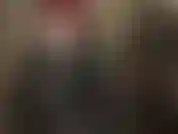 Fetisch für hochgestellte kragen – herrin vivian lässt die kragen von hemden mit knöpfen, lackmänteln und lederjacken hochspringen und neckt diese schönen großen kragen mit einem dildo.