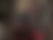 Festgebunden von deiner herrin in glänzendem pvc und hohen stiefeln. Ein großer schwarzer schwanz wird nicht genug für dein hungriges fickloch sein, also fickt dich die herrin mit zweien.