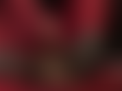 Fußfetisch, footjob – dein mit nylon bedeckter sklavenschwanz wird von den weichen roten handschuhen und den durchsichtigen strumpfhosenfüßen deiner göttin gemolken.