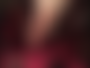 Verehren sie die wundervollen füße von herrin vivian, die hohen fußgewölbe und die süßen kleinen zehen in schwarzen, durchsichtigen strumpfhosen und nackt.