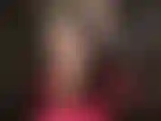 Du liebst meine beine in nylon. Verehre meine beine in hautfarbenen strumpfhosen, so hauchzart, dass du kaum merkst, dass ich welche habe. Mmmmmm.