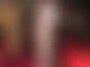 Trage weiße, transparente dessous und strümpfe mit spitzenabschluss.