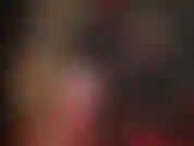 Komm her, meine fickschlampe! Deine latexgöttin streichelt und stößt mit einem ihrer großen strap-ons. Gekleidet in enges gummi, spitzenstrümpfe über latex, stryker-dildo umgeschnallt...