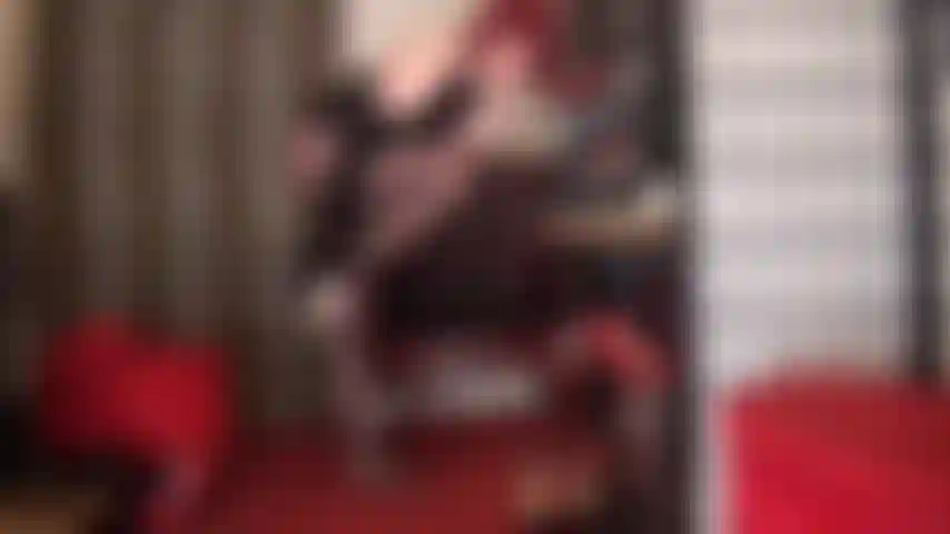 Du dreckige kleine schwanzhure! Der schwanz der herrin macht dich zur größten schwanzhure, die die welt je gesehen hat. Sofort sehnst du dich nach einer kehle voll mit diesem fleischigen schwanz, und die herrin benutzt deinen mund zu ihrem alleinigen vergnügen, so sanft oder grob, wie sie es für richtig hält.