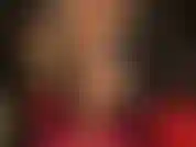 Nylonbeine – einfach unwiderstehlich. Herrin vivian hat die schönsten beine und füße im netz, hier in seidig glänzenden hautfarbenen strumpfhosen und umwerfenden roten pumps mit stahlabsätzen.