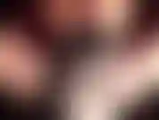 Gezwungen bi. Küss den schwanz, küss ihn! Herrin hält dir den schwanz vors gesicht. Komm her mit deinem hübschen mund und probier ihn.