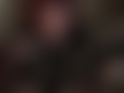 Habe einen gummifetisch und stehe auf extreme absätze – genieße einen handjob mit latexhandschuhen, bis du auf meinen extrem hohen silbernen plateauschuhen abspritzt.