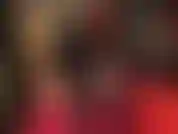 Facesitting in einem winzigen tanga über einer glänzenden strumpfhose – stellen sie sich vor, sie liegen auf dem boden mit meinem hintern auf ihrem gesicht, tanga über der strumpfhose, während ich nach hinten greife und ihren schwanz necke … mmmmmhmmm.