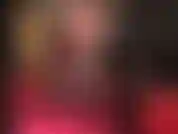 Herrin, streichle deinen schwanz über ihre wunderschönen langen nylonbeine.