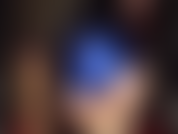 Wow, das sind heiße, blau glänzende satinshorts mit superglänzenden strumpfhosenschichten. Verehre meinen perfekten hintern und meine perfekten beine.