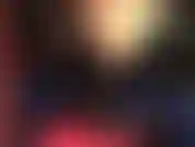 Blaue metallic-leggings und 20 cm schwarzer schwanz. – Diese hose ist heiß! So glänzend, dass du meinen arsch in diesen engen leggings und mit dem großen schwarzen schwanz anbeten kannst.