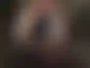 Die mit den dicken strap-ons der herrin pegging macht – gekleidet in einen engen schwarzen und glänzenden gummi-catsuit, lässt die herrin sie ihren arsch anbeten, bevor sie ihre hurenlöcher mit riesigen schwänzen füllt.