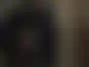 Desto besser – sehen sie zu, wie ihre gummigöttin eine weitere schicht latex überzieht, um sie damit zu necken.