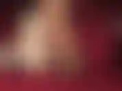 Komm kriechend auf meine füße zu. Küsse die absätze, die über dich laufen werden. Küsse die peitsche, die dich bestraft, wenn du dich schlecht benimmst. Küsse den schwanz, der dich ordentlich dehnt.