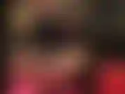 Herrin, hockt in einem glänzenden vinyl-bodysuit, strumpfhosen und high heels und zeigt ihnen genau, wie sie ihren sklavenschwanz streicheln, spucke oder gleitmittel verwenden, ihre hüften stoßen und diesen schwanz für mich bearbeiten müssen.