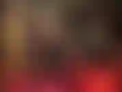 Herrin, neckt in einer hauchdünnen schwarzen strumpfhose mit zwei sexy nähten über dem hintern. Heiß!