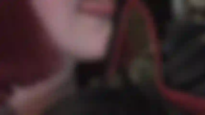 Heiße zunge und sexy high heels.