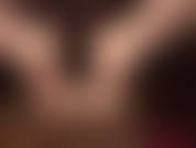 Herrin zeigt ihre sexy hohen nackten fußgewölbe.