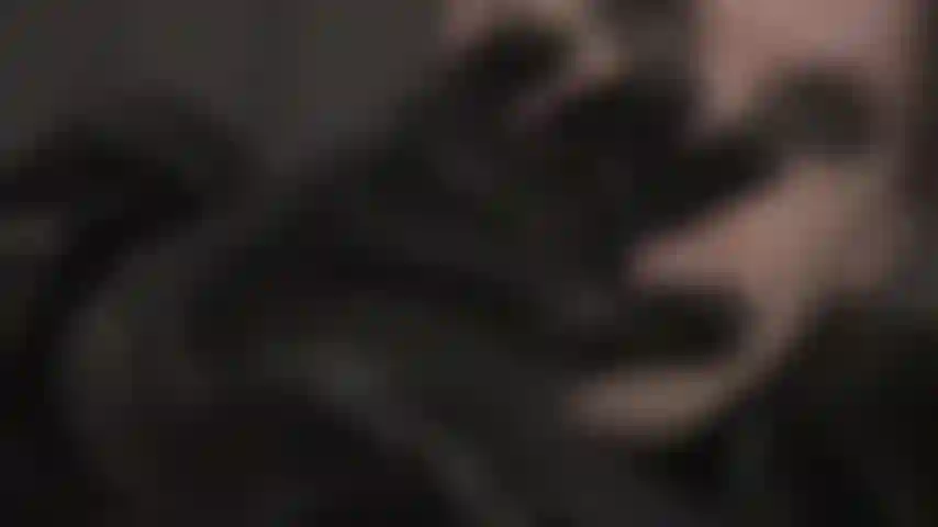 Verführerische schwarze lederhandschuhe haben macht über dich.