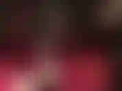 Schuhspiele und fußfetisch-teaser aus der nähe in hauchdünnen schwarzen strumpfhosen, lycra-leggings und schwarzen pumps mit stahlabsätzen.