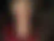 Du liebst beides: einen großen schwanz, der in deinen hals gleitet, und meinen arsch auf deinem gesicht. Hier kannst du alles haben. Ich streichle meinen schwanz direkt auf deinem gesicht.