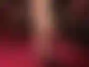 Nackte füße in perfektion. Weiche sohlen, hübsche zehen, neckisch, wackelnd, hohe fußgewölbe.