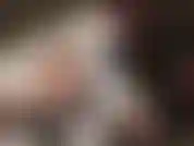 Fetisch aus glänzendem satin und strümpfen – die herrin trägt wundervolle, verschiedene glänzende satinhöschen, sexy nylonschichten und satinhandschuhe, die das letzte bisschen sperma aus ihrem schwanz herauskitzeln.