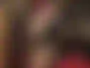 Die glänzenden strumpfhosenfüße und -beine der herrin machen dich verrückt!