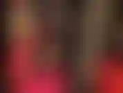 Die lederhosen mit 3 paar pumps unterschiedlicher high heels neckt.