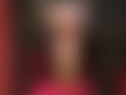 Hautfarbene spitzenstrümpfe, nackter hintern, handjob mit handschuhen – genieße den blick von hinten, während deine göttin das sperma aus deinem schmerzenden schwanz kitzelt.