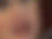 Lippenstiftlippen, zungenfetisch, absätze lecken … ooooh, die zunge der herrin neckt an roten metallstilettos!