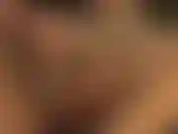 Strumpfhosenanbetung, weißer strap-on, nylonschichten, alte nylons in fetzen reißen – herrin zieht eine weitere schicht nylons über den strap-on und reißt sie in fetzen, während sie ihren schwanz mit spucke wichst.