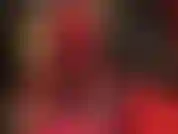 Trage rote, metallisch glänzende leggings, arschverehrung, strumpfhosen und sexy high heels.